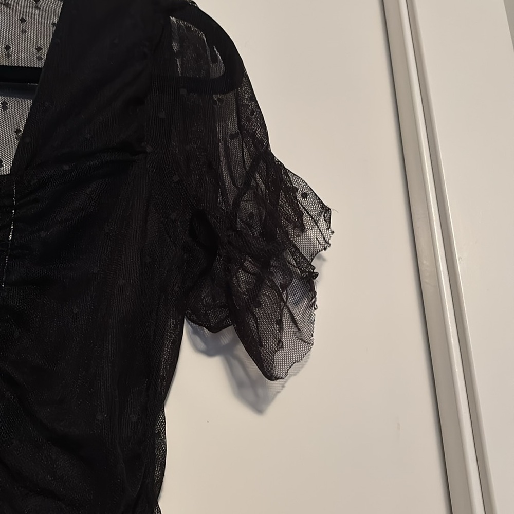Square neck puff sleeve cropped top - Picture 2 of 5